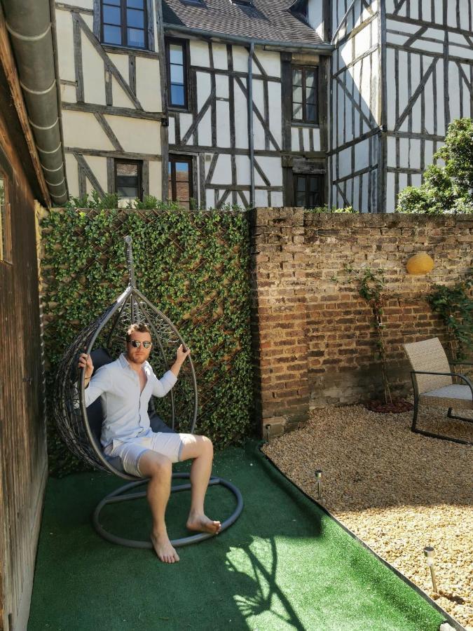 شقة Les Cieux De La Cathedrale - Calme - Jardin - Wifi تروي المظهر الخارجي الصورة