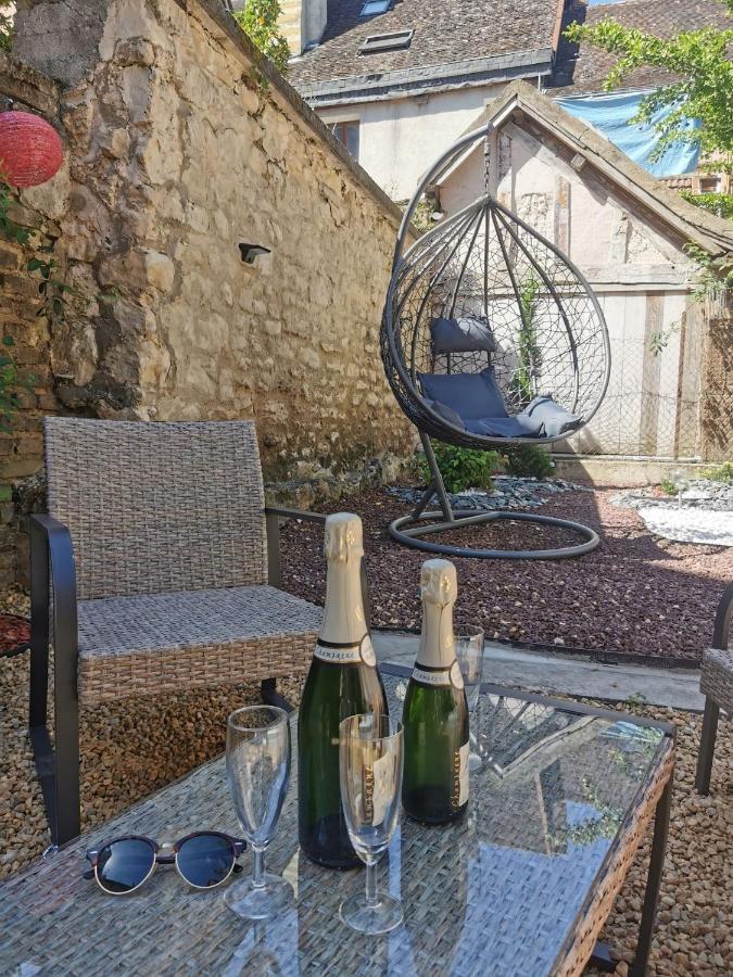 شقة Les Cieux De La Cathedrale - Calme - Jardin - Wifi تروي المظهر الخارجي الصورة