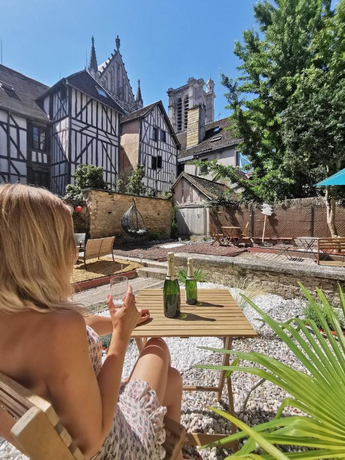 شقة Les Cieux De La Cathedrale - Calme - Jardin - Wifi تروي المظهر الخارجي الصورة
